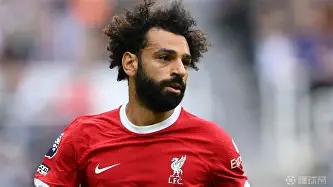 九游体育APP-包含萨拉赫在SKT比赛中逆转多特蒙德复出首秀备战意甲,网友:转会期造点机会引欢呼的词条